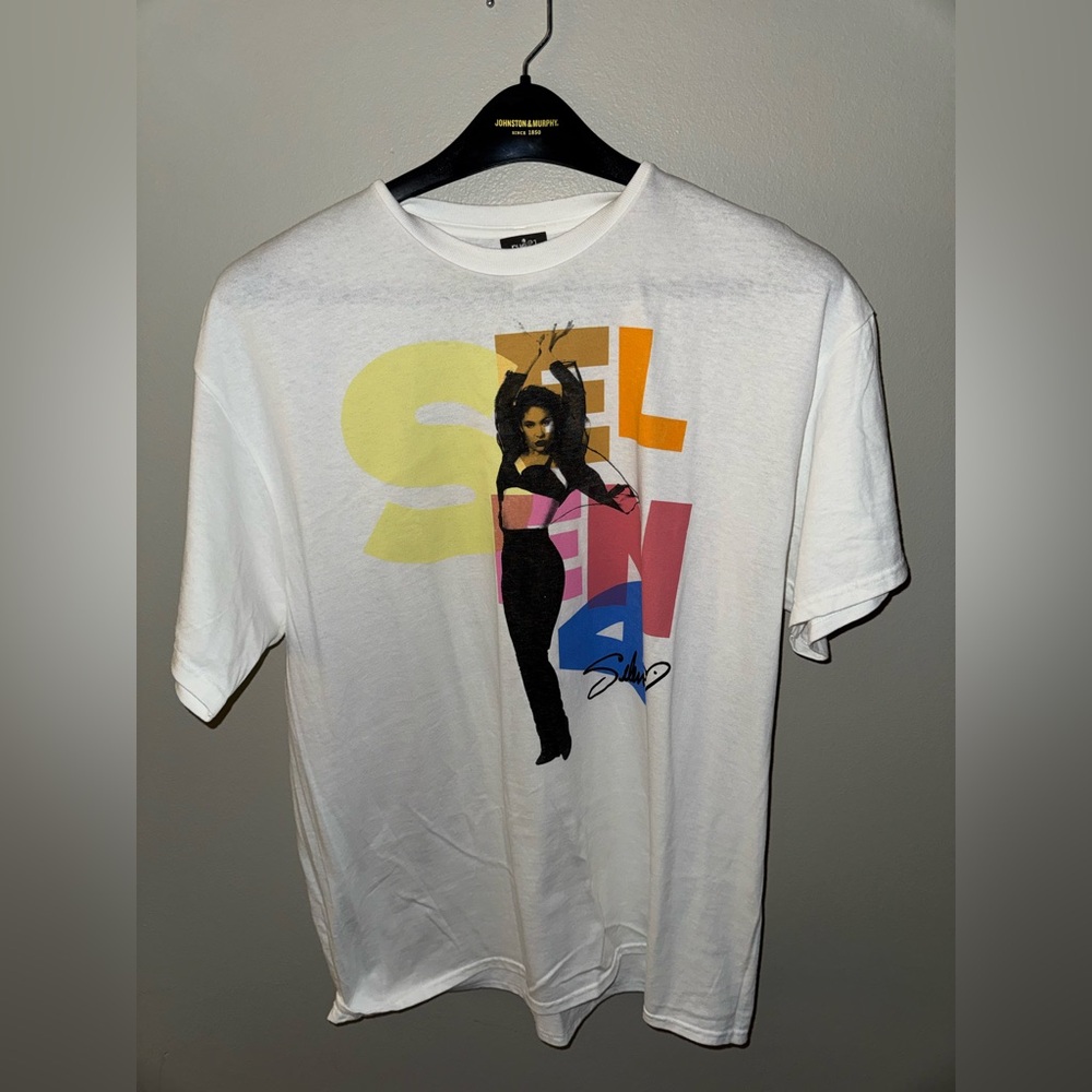 Rue21 White and Yellow Graphic Tee XL